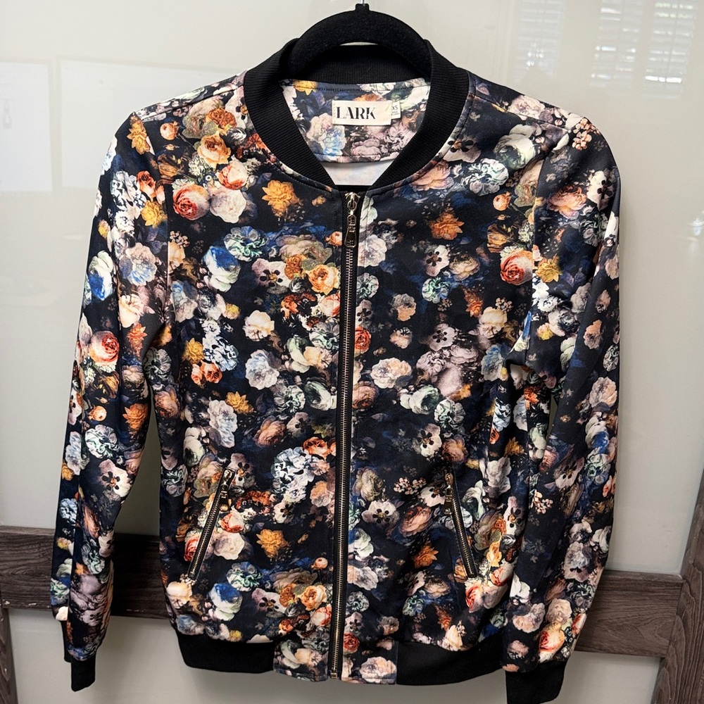 Lark Black Floral Print Bomber Jacket - Picture 4 of 8